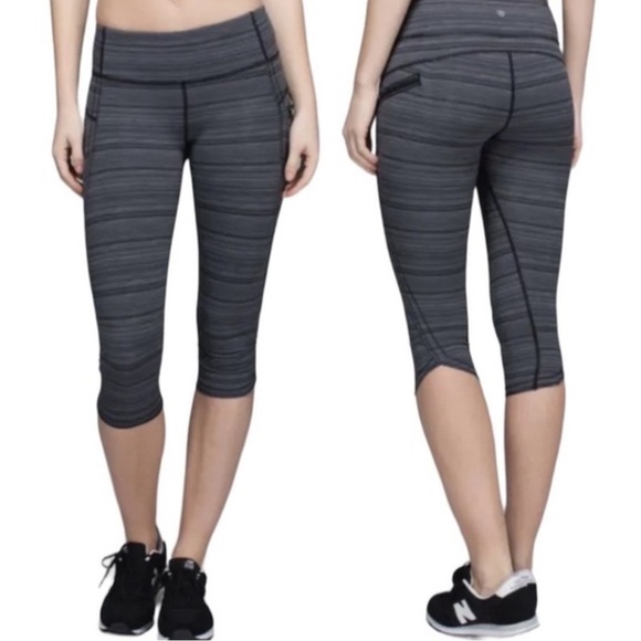 Lululemon  Atlético size 10 Fast Free Crop II Salt Alpine Gray  Black F - Picture 1 of 13